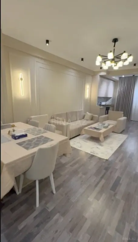 Satılır 2 otaqlı mənzil 93 m²