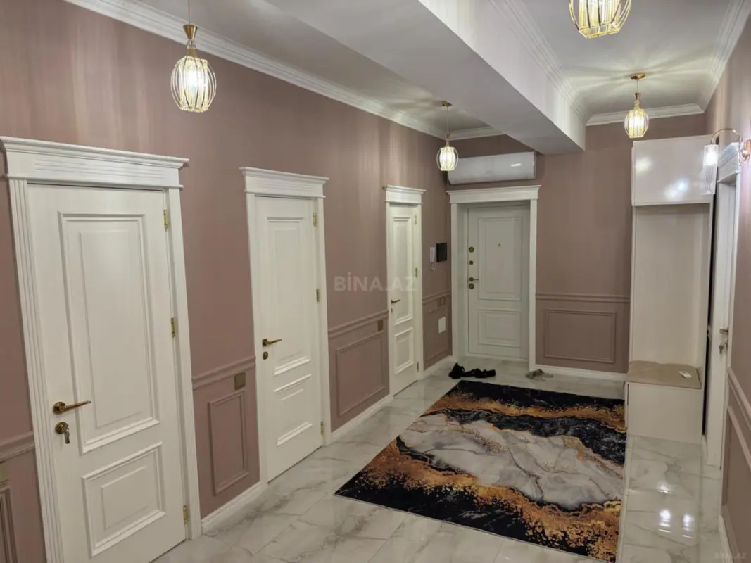 Kirayə verilir 3 otaqlı mənzil 138 m²