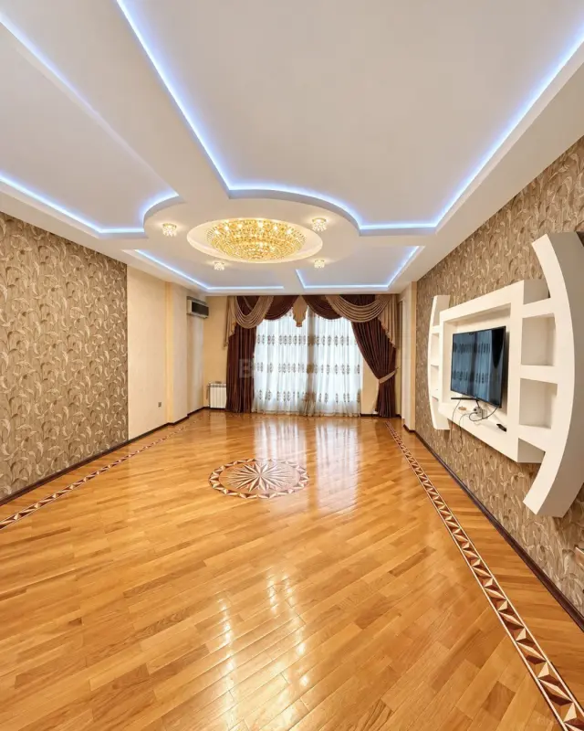 Satılır 4 otaqlı mənzil 171 m²