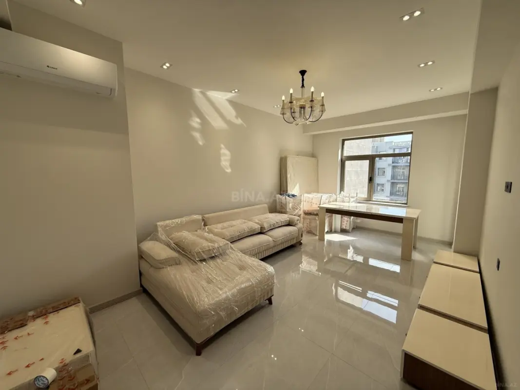 Kirayə verilir 3 otaqlı mənzil 130 m²