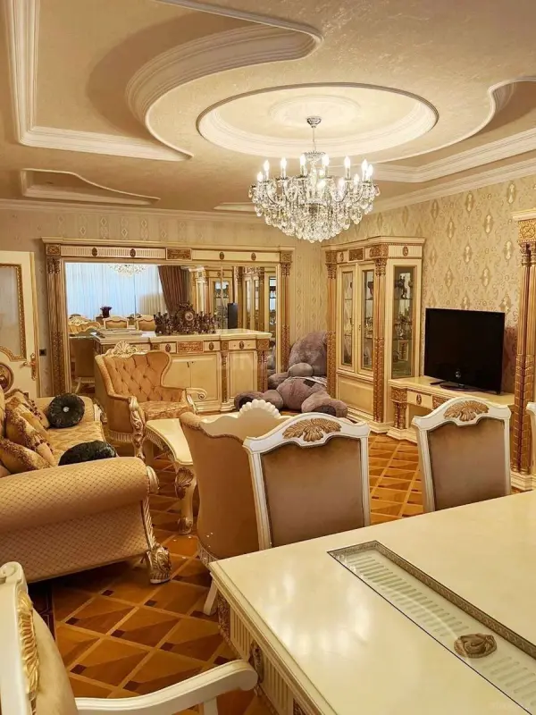 Satılır 4 otaqlı mənzil 192 m²