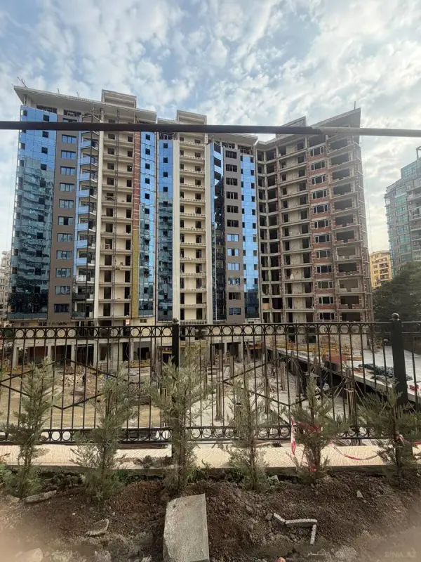 Satılır 1 otaqlı mənzil 65 m²