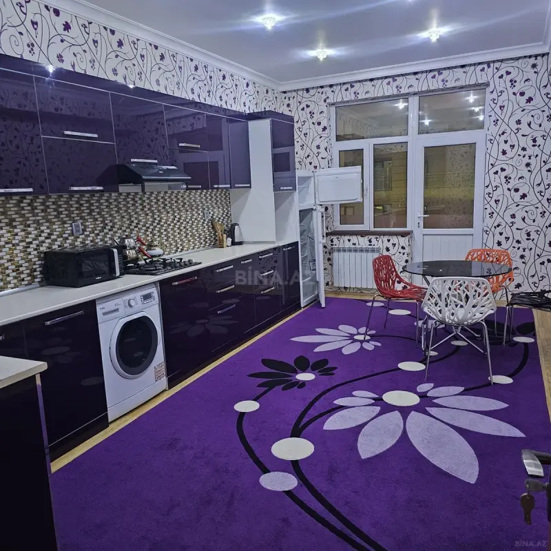 Satılır 3 otaqlı mənzil 190 m²