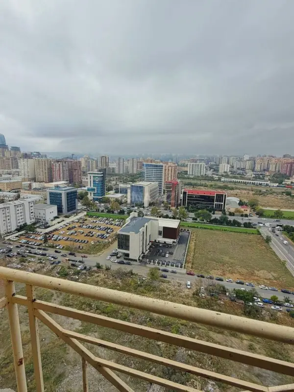 Satılır 3 otaqlı mənzil 105 m²