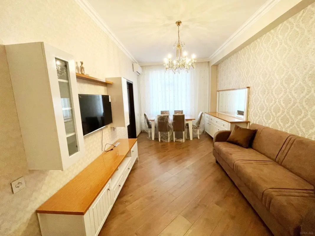 Satılır 2 otaqlı mənzil 105 m²