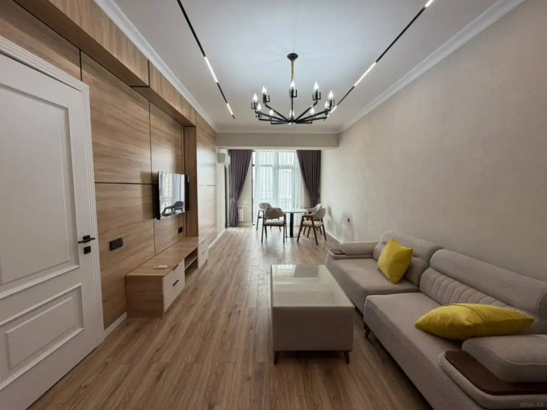 Kirayə verilir 2 otaqlı mənzil 67 m²