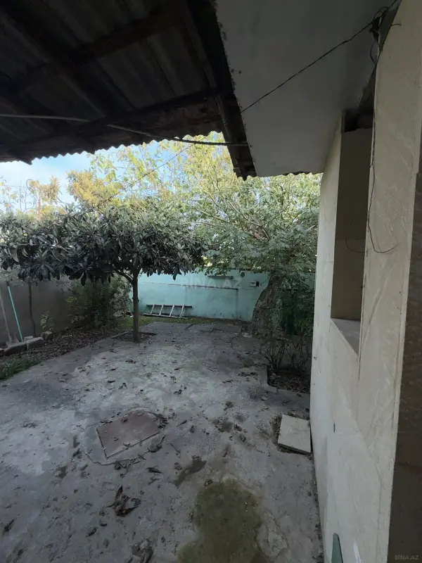 Satılır 4 otaqlı həyət evi 2000 m²