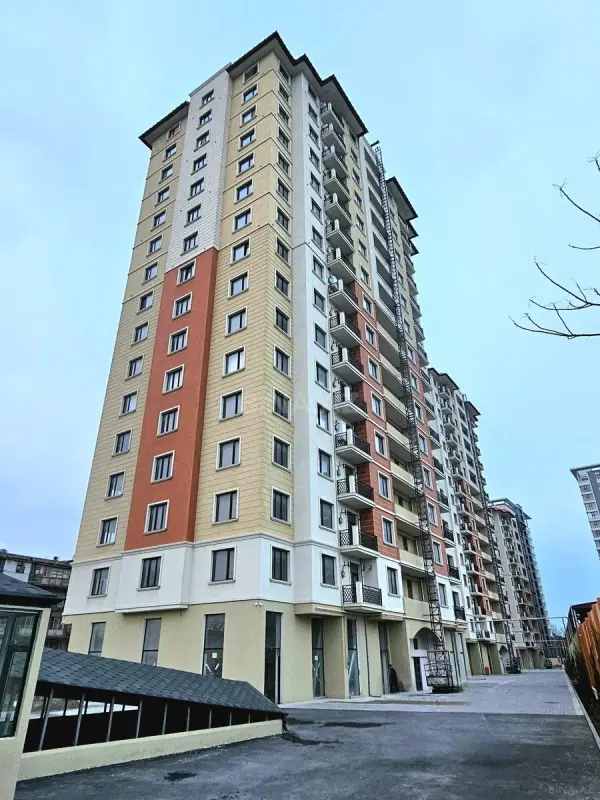 Satılır 2 otaqlı mənzil 67 m²