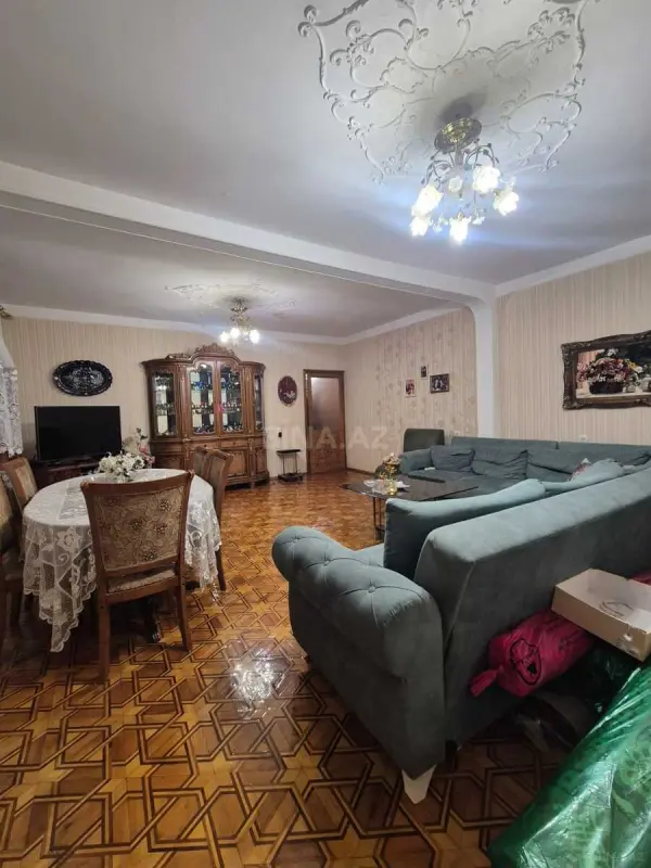 Satılır 5 otaqlı mənzil 120 m²