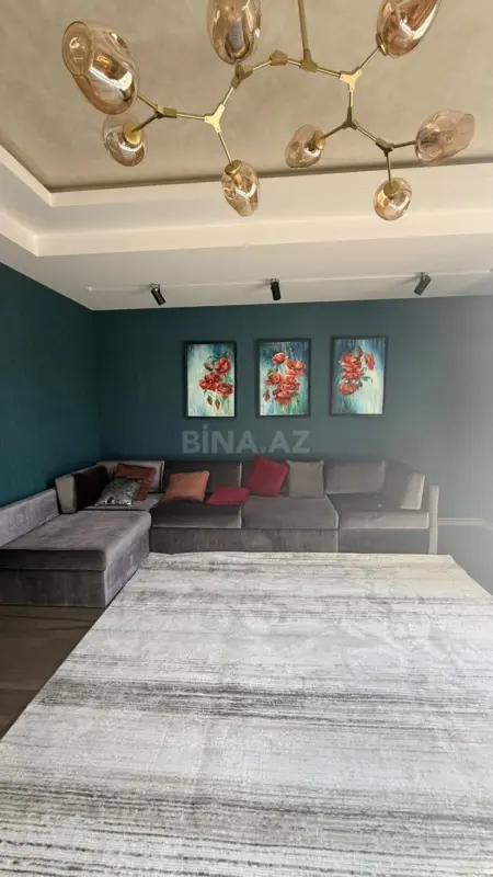 Satılır 3 otaqlı mənzil 140 m²