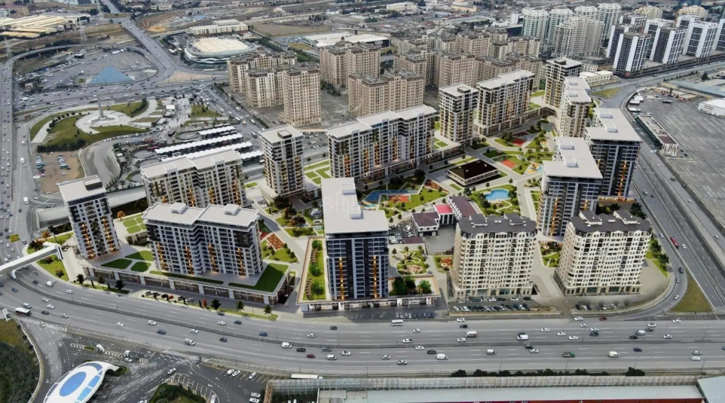 Satılır 3 otaqlı mənzil 130 m²