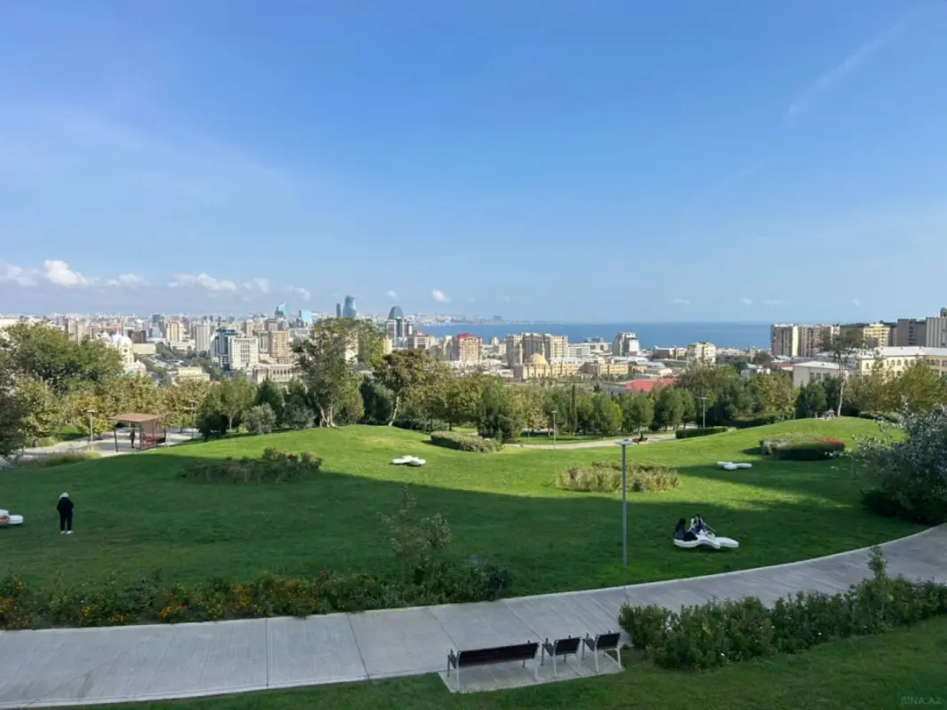 Satılır 2 otaqlı mənzil 81 m²