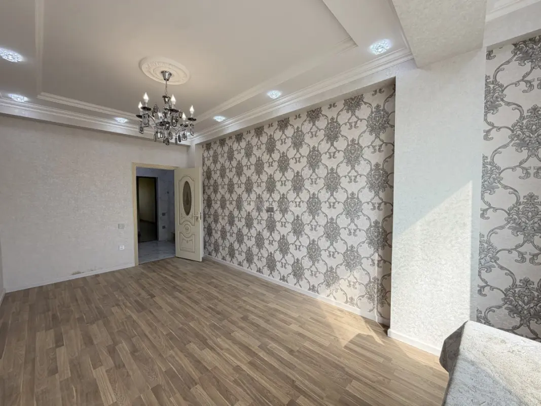 Satılır 2 otaqlı mənzil 72 m²