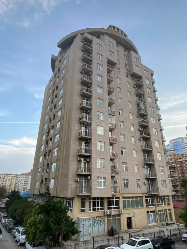 Satılır 2 otaqlı mənzil 105 m²
