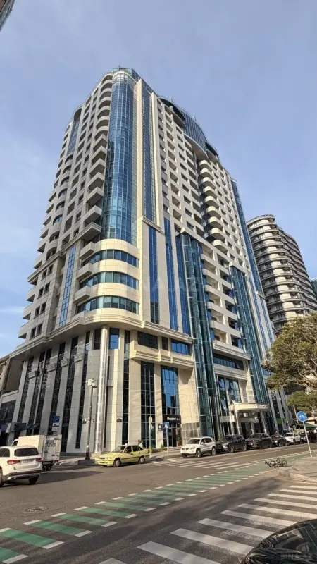 Kirayə verilir 3 otaqlı mənzil 140 m²