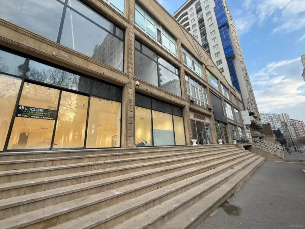 Satılır obyekt 190 m²