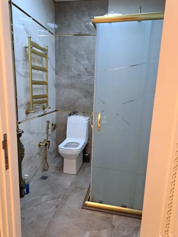 Satılır 3 otaqlı mənzil 105 m²