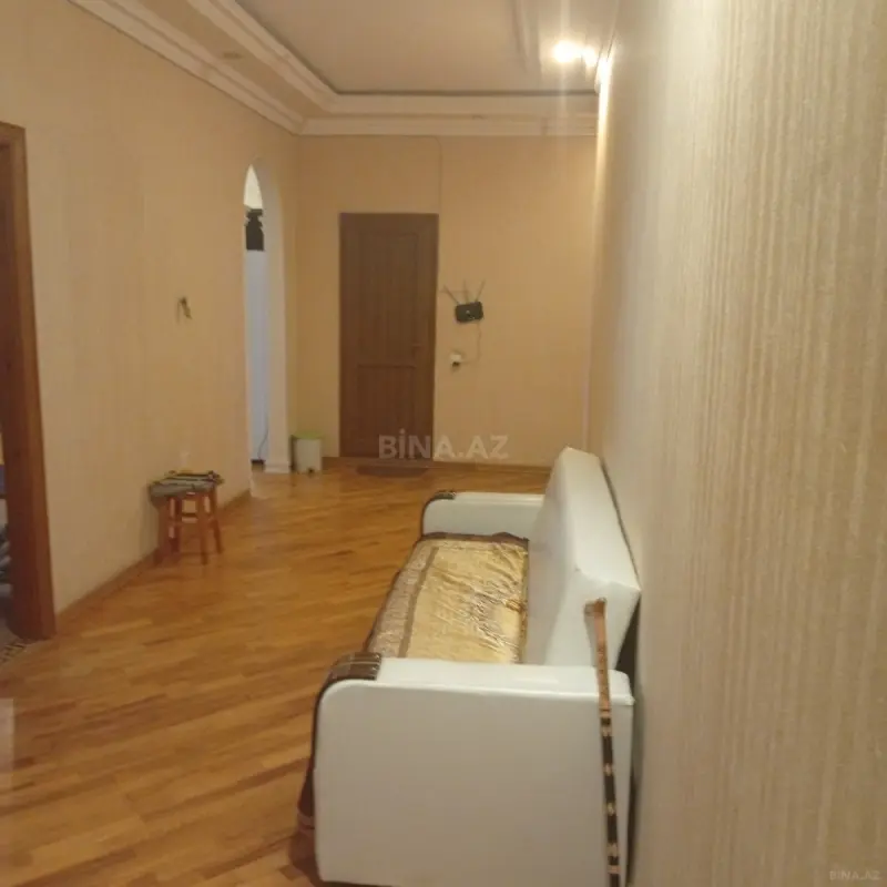 Satılır 3 otaqlı mənzil 120 m²
