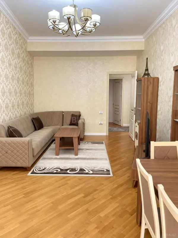 Kirayə verilir 3 otaqlı mənzil 126 m²