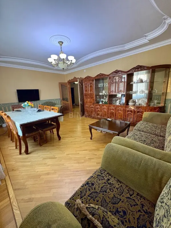 Satılır 3 otaqlı mənzil 120 m²