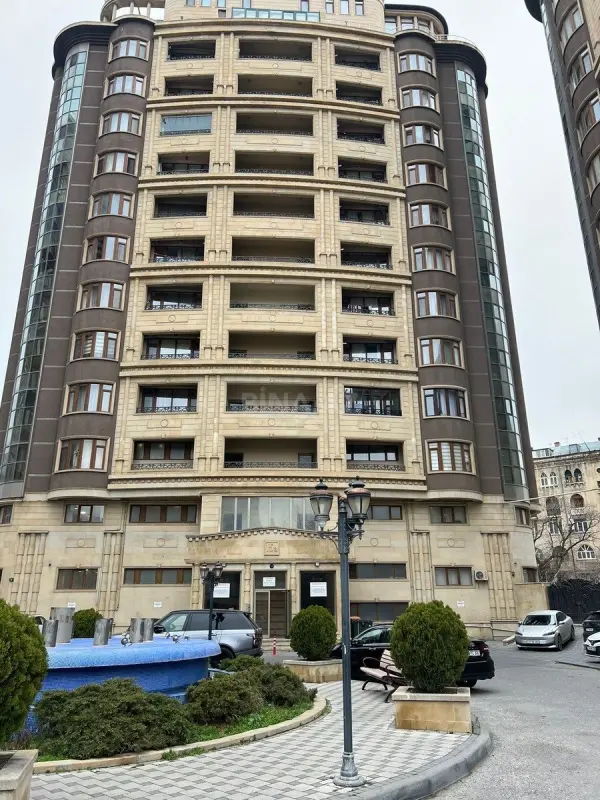 Satılır 3 otaqlı mənzil 150 m²