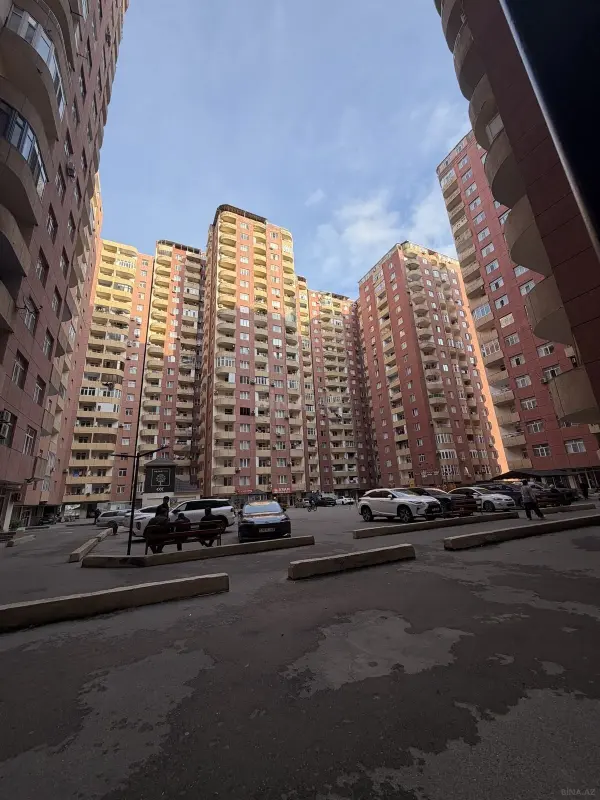 Satılır 3 otaqlı mənzil 110 m²