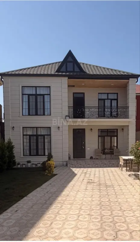 Satılır 6 otaqlı həyət evi 220 m²