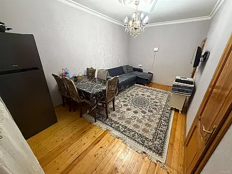 Satılır 3 otaqlı mənzil 70 m² — Bakı, Memar Əcəmi yanı 3 otaq 70.00 m²