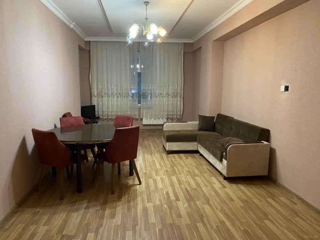 Kirayə verilir 4 otaqlı mənzil 150 m²
