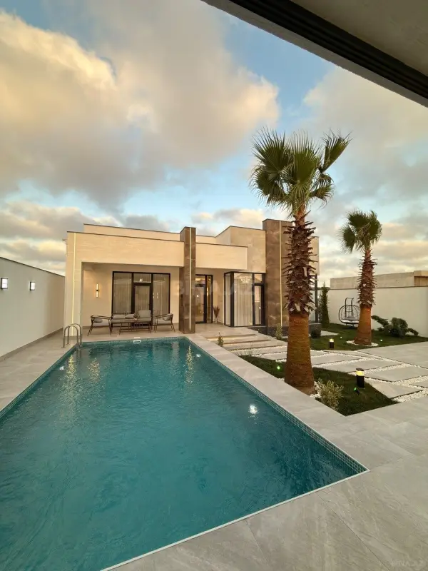 Satılır 5 otaqlı həyət evi 220 m²