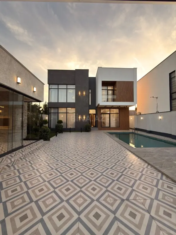 Satılır 5 otaqlı həyət evi 235 m²