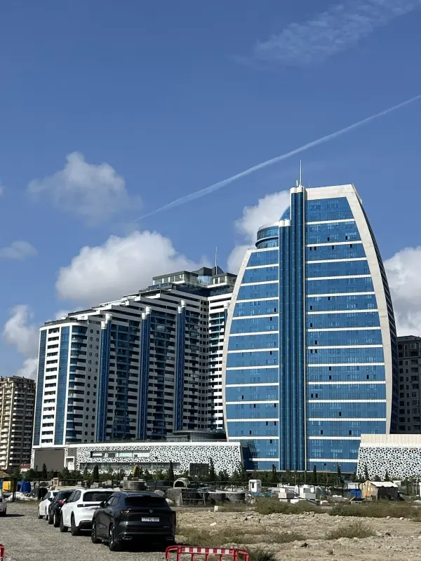 Satılır 2 otaqlı mənzil 108 m²