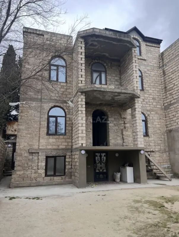 Satılır 5 otaqlı həyət evi 600 m²