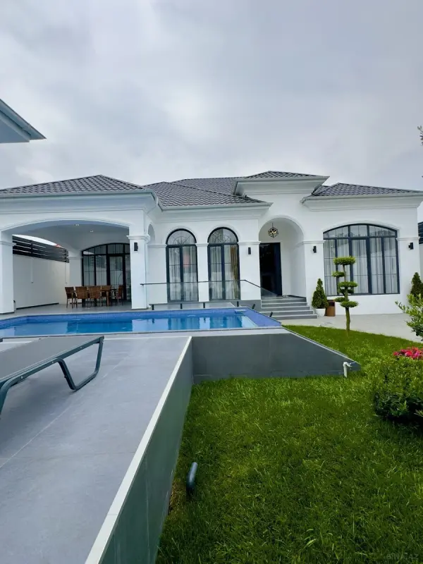 Satılır 4 otaqlı həyət evi 180 m²