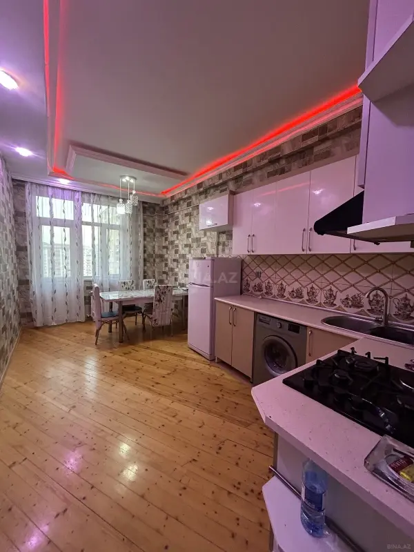 Kirayə verilir 2 otaqlı mənzil 88 m²