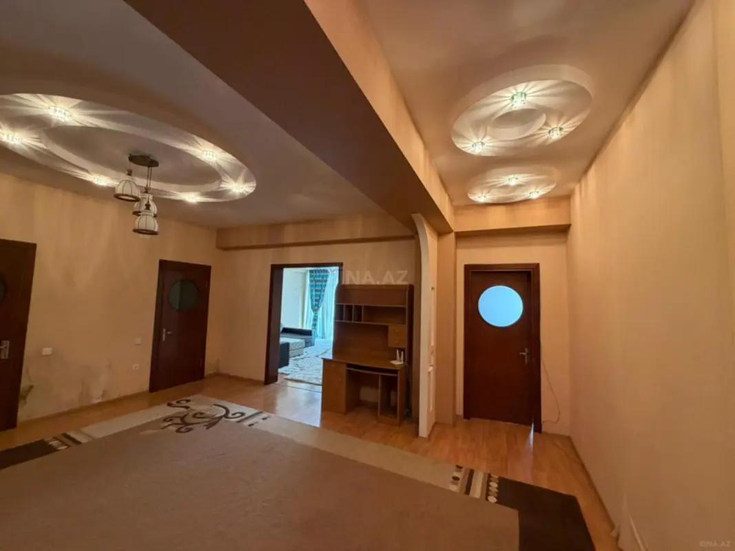 Kirayə verilir 3 otaqlı mənzil 140 m²