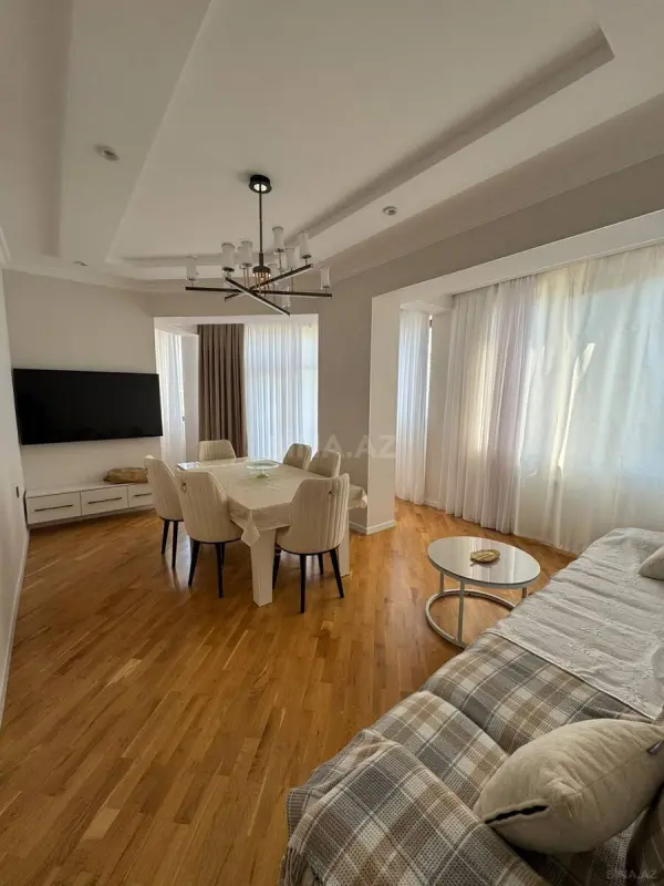 Kirayə verilir 3 otaqlı mənzil 130 m²