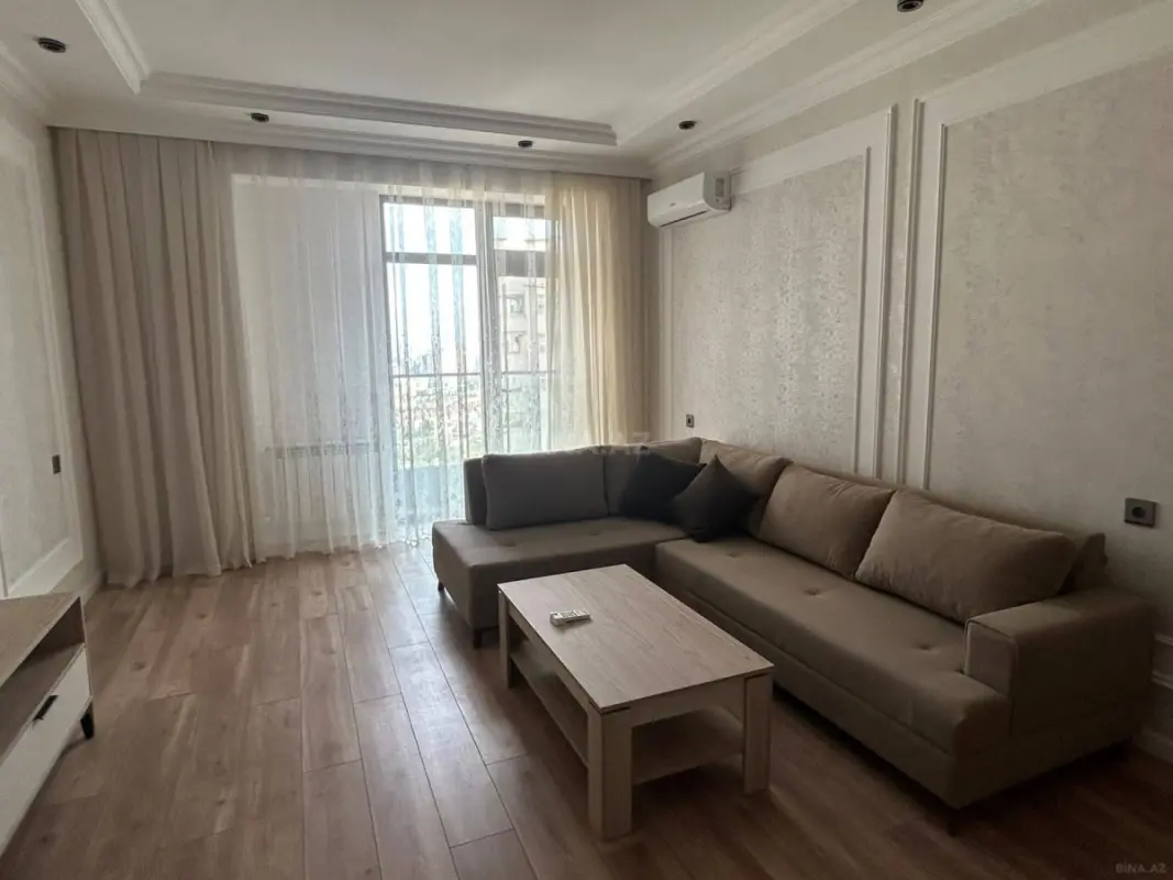 Kirayə verilir 2 otaqlı mənzil 106 m²