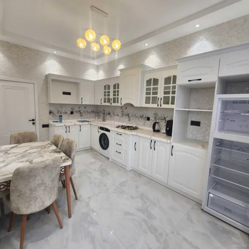 Kirayə verilir 2 otaqlı mənzil 95 m²