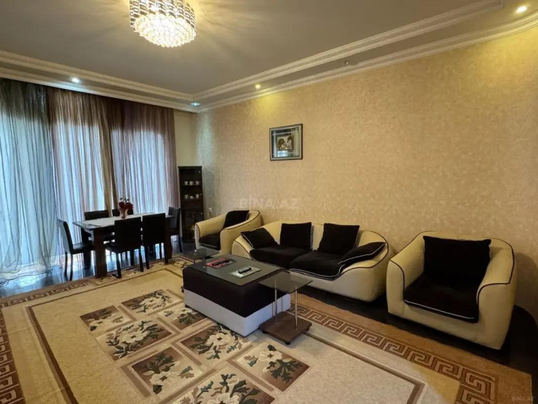 Satılır 3 otaqlı mənzil 143 m²