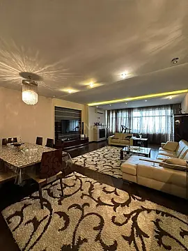 Satılır 3 otaqlı mənzil 183 m² — Bakı 3 otaq 183.00 m²