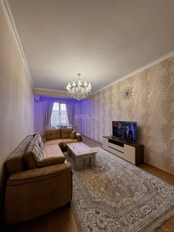 Kirayə verilir 2 otaqlı mənzil 105 m²