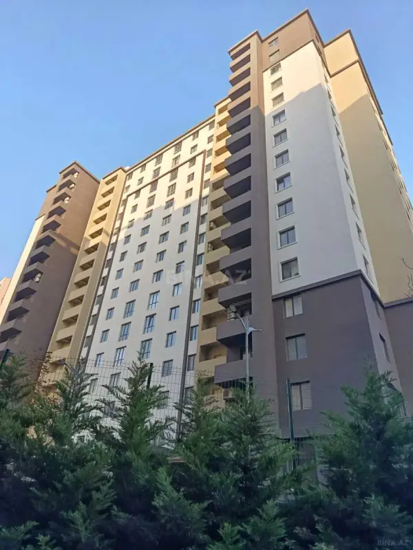 Satılır 4 otaqlı mənzil 181 m²