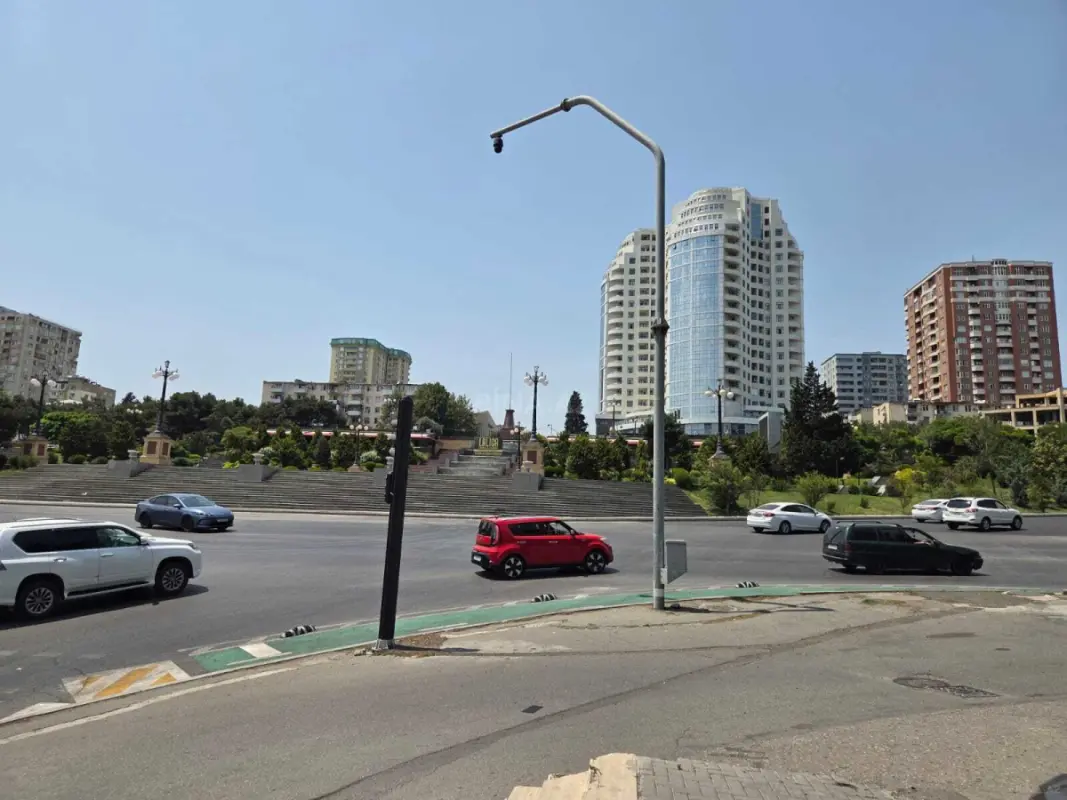Kirayə verilir 3 otaqlı ofis 75 m²