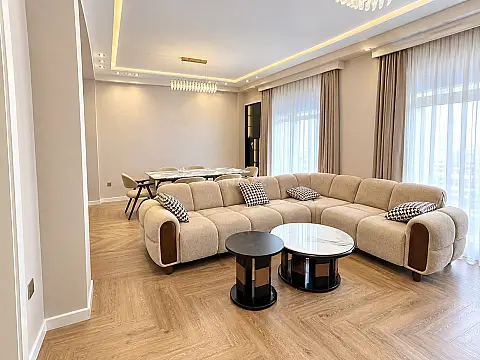 Kirayə verilir 3 otaqlı mənzil 128 m² — Bakı 3 otaq 128.00 m²