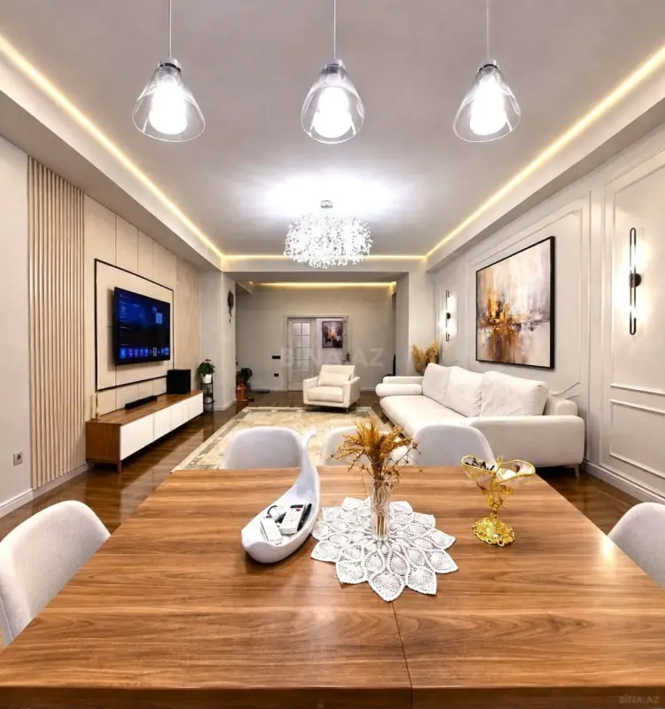 Satılır 4 otaqlı mənzil 185 m²