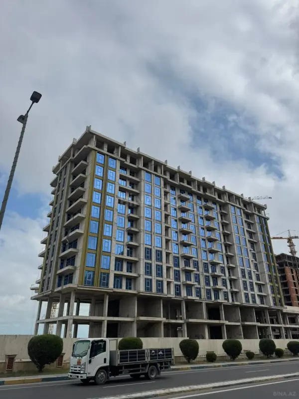 Satılır 3 otaqlı mənzil 145 m²