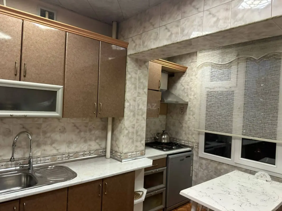 Kirayə verilir 3 otaqlı mənzil 120 m²