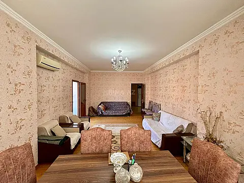 Satılır 3 otaqlı mənzil 121.7 m² — Bakı, Həzi Aslanov qəs. 3 otaq 121.70 m²
