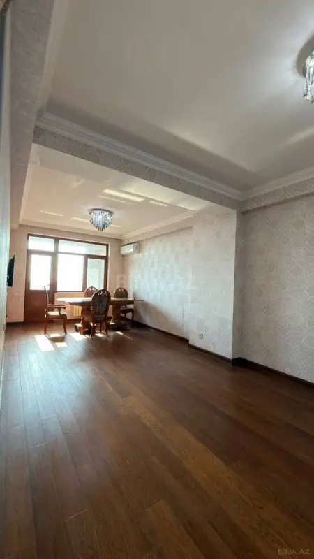 Satılır 3 otaqlı mənzil 126 m²